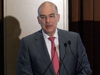 Σε άσκηση στη Ρόδο ο υπουργός Άμυνας Νίκος Δένδιας